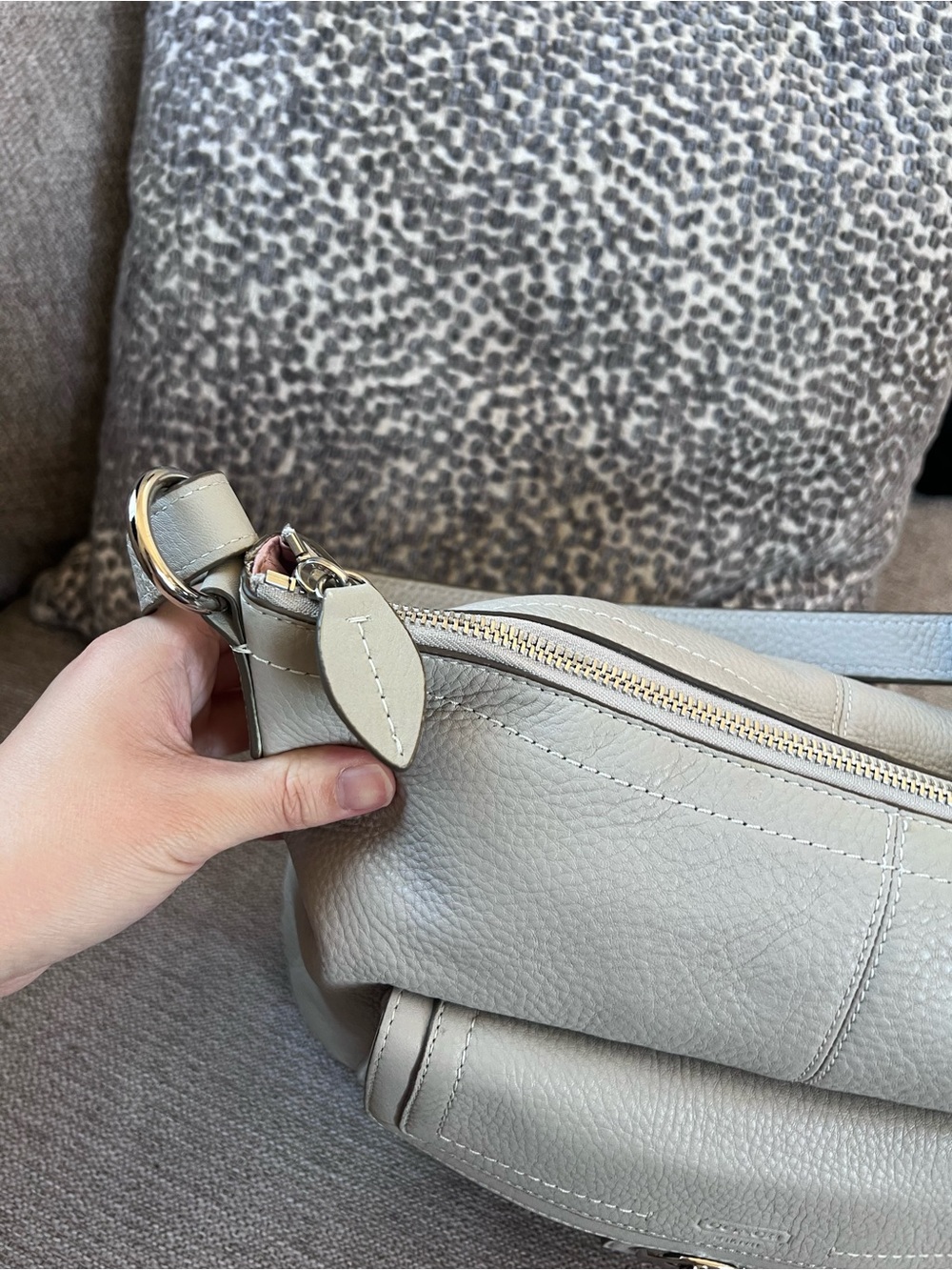 Coach Vintage Legacy Courtenay Hobo Bag Silver Hardware in Light Gray - Picture 7 of 9